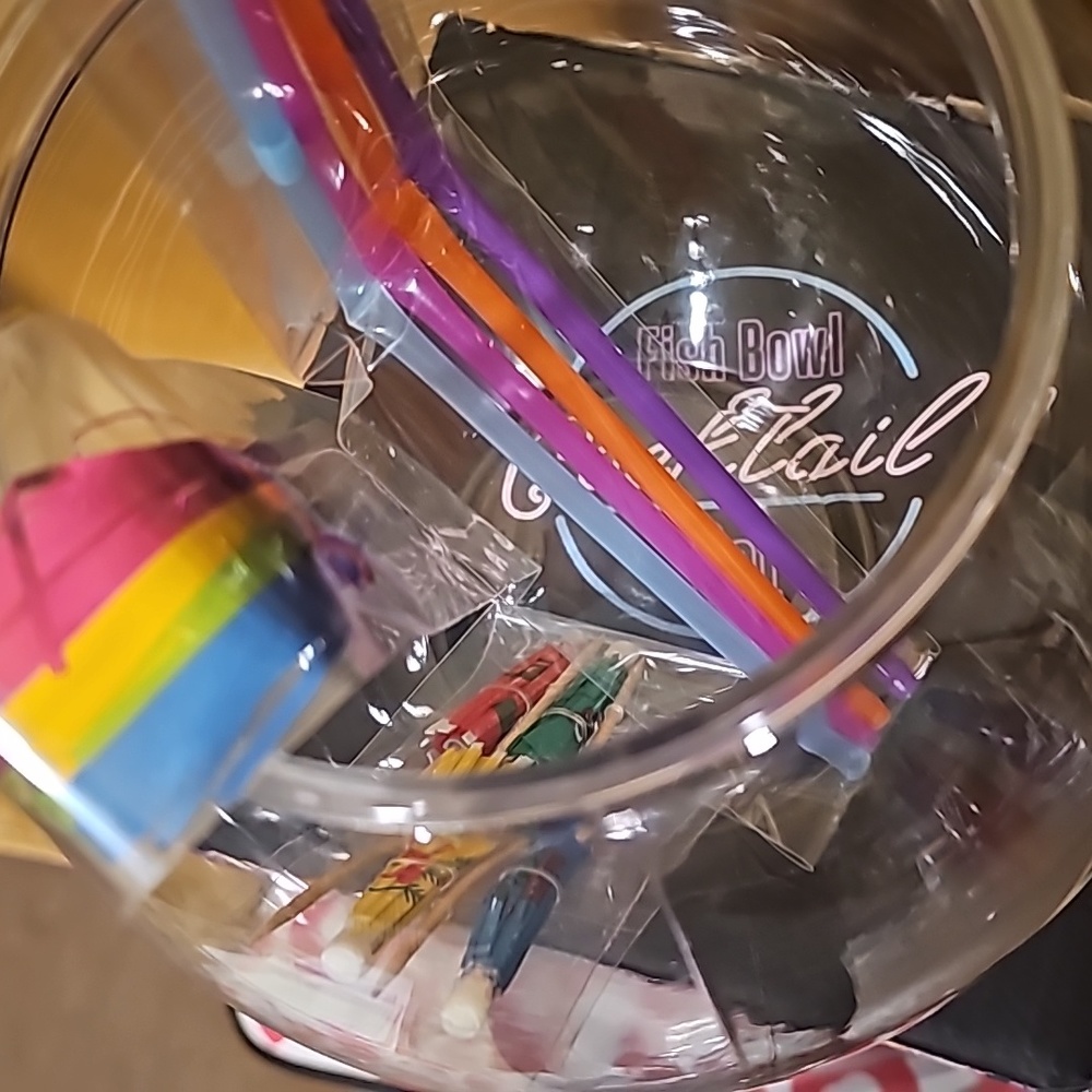 Two liter Fish Bowl Cocktail set in New in box umbrellas streamers straws … - Picture 5 of 8